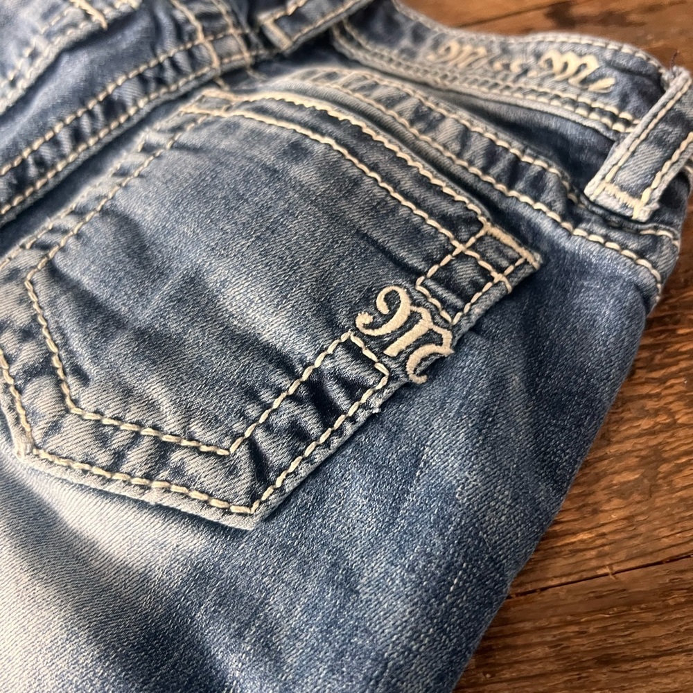 Girls Miss Me Denim Bootcut Jeans
Girls Size 10
Inseam 27”